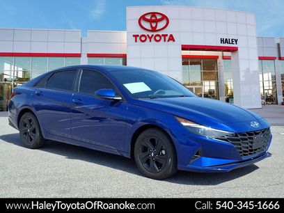 Used 2023 Hyundai Elantra SEL w/ Cargo Package