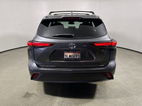Certified 2024 Toyota Highlander XLE image 4