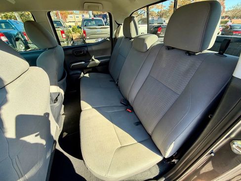 Used 2019 Toyota Tacoma SR5 image 9