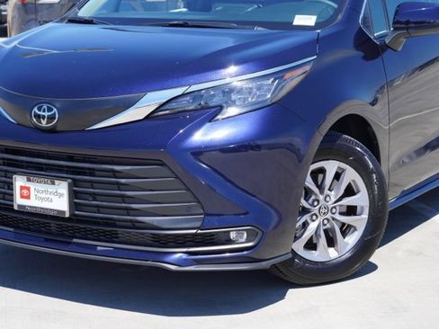 Certified 2026 Toyota Sienna XLE FWD image 6