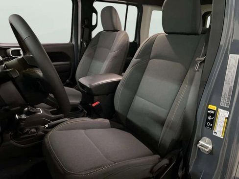 Used 2024 Jeep Wrangler Unlimited image 68