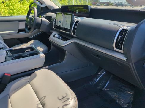Certified 2025 Ford Expedition Active RWD image 44