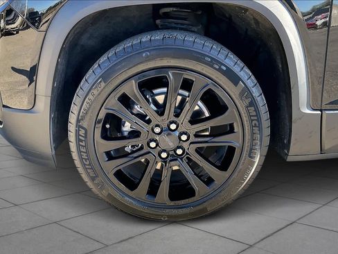 Certified 2023 GMC Acadia SLT w/ Elevation Edition image 9