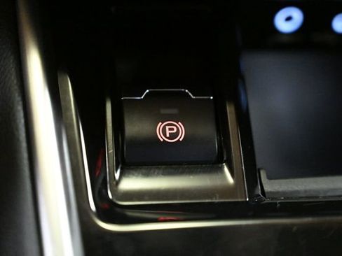 Certified 2024 Subaru Outback Limited image 33