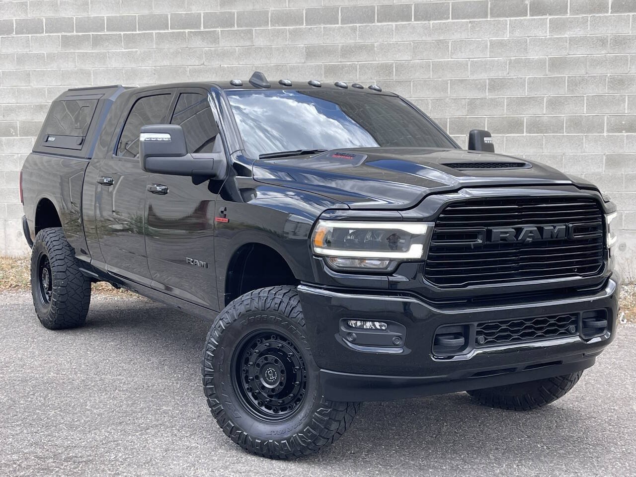 Used 2024 RAM 3500 Laramie w/ Night Edition AWD/4WD image 1