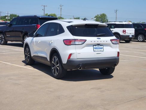 Used 2022 Ford Escape SE w/ SE Sport Appearance Package FWD image 5