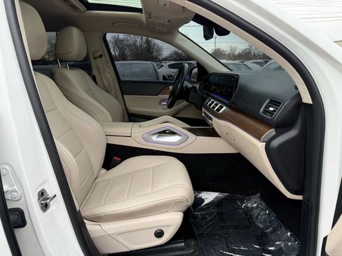 Used 2021 Mercedes-Benz GLS 450 4MATIC image 25