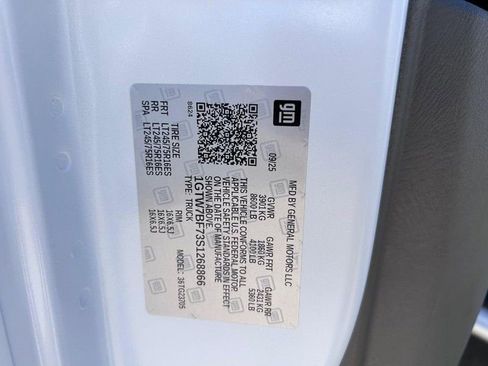 New 2025 GMC Savana 2500 Extended w/ Driver Convenience Package image 17