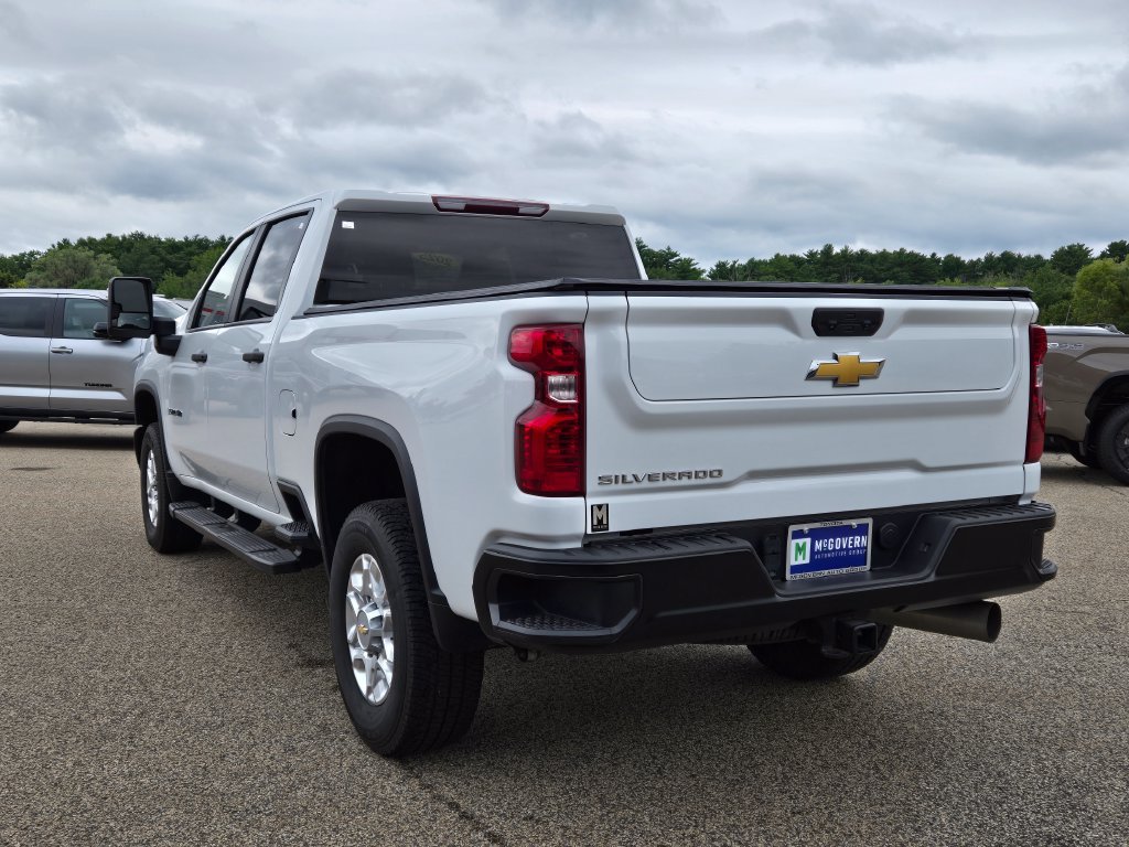 Used 2025 Chevrolet Silverado 3500 W/T AWD/4WD image 3