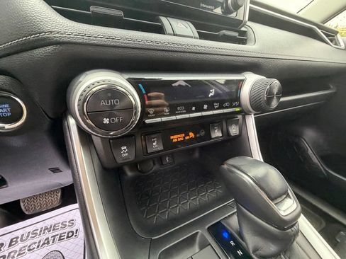 Used 2020 Toyota RAV4 XLE w/ Convenience Package AWD/4WD image 28