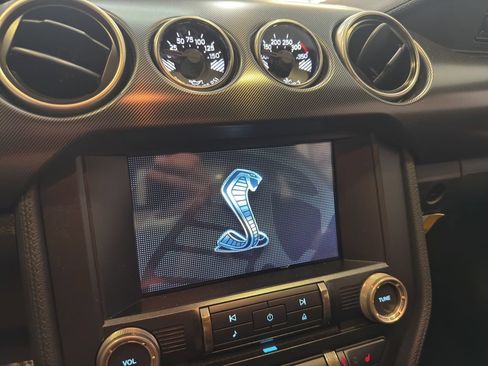 Used 2022 Ford Mustang Shelby GT500 w/ Technology Package RWD image 25