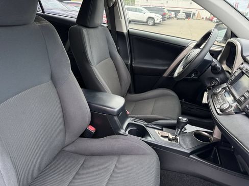 Used 2014 Toyota RAV4 XLE AWD/4WD image 18