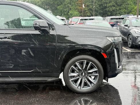 Used 2024 Cadillac Escalade Sport AWD/4WD image 11