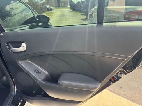 Used 2017 Kia Forte LX FWD image 21