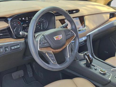 Used 2024 Cadillac XT5 Premium Luxury w/ Platinum Package AWD/4WD image 9