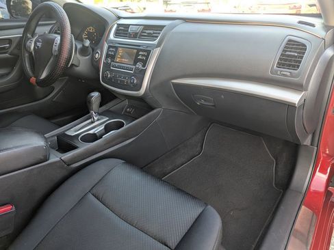 Used 2017 Nissan Altima 2.5 SR w/ Midnight Edition Package image 9
