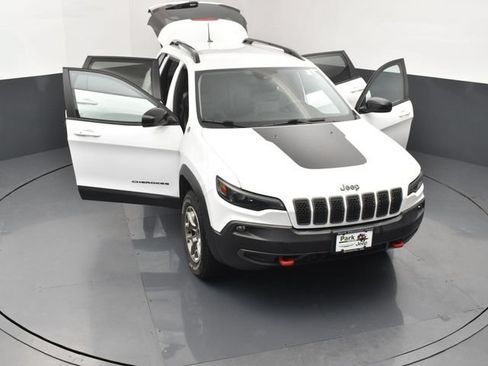 Used 2022 Jeep Cherokee Trailhawk AWD/4WD image 25