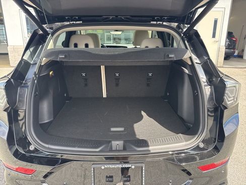 Used 2025 Buick Encore GX Avenir w/ Avenir Technology Package image 16