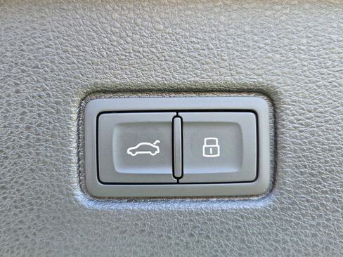 New 2025 Audi Q7 3.0T Prestige image 17