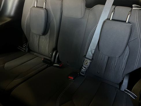 Used 2020 Chrysler Pacifica Touring w/ S Appearance Package FWD image 18