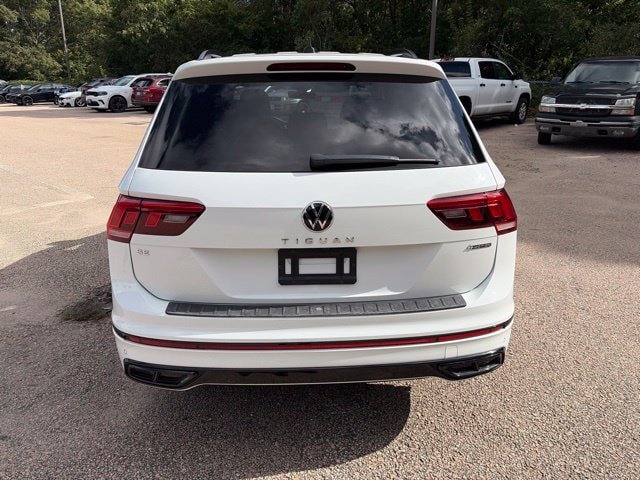Used 2022 Volkswagen Tiguan SE R-Line AWD/4WD image 5