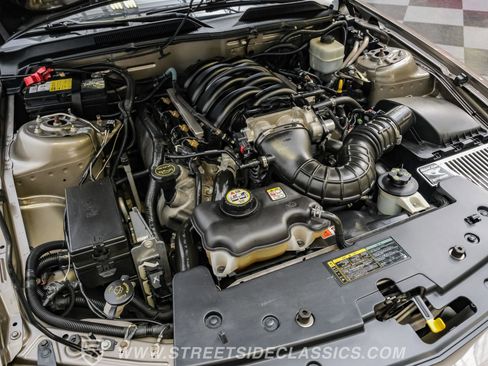 Used 2005 Ford Mustang GT image 38