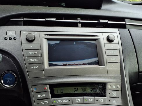 Used 2015 Toyota Prius Two FWD image 9