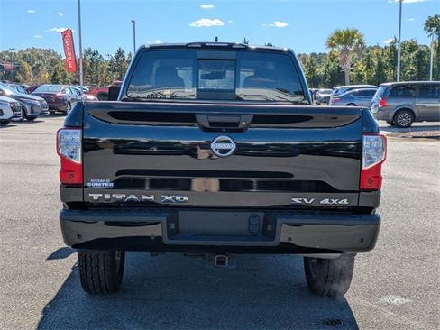 Used 2024 Nissan Titan SV w/ SV Convenience Package image 4