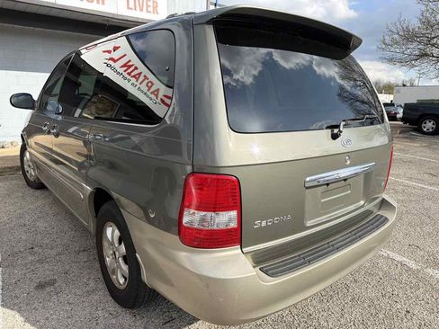 Used 2005 Kia Sedona EX image 3