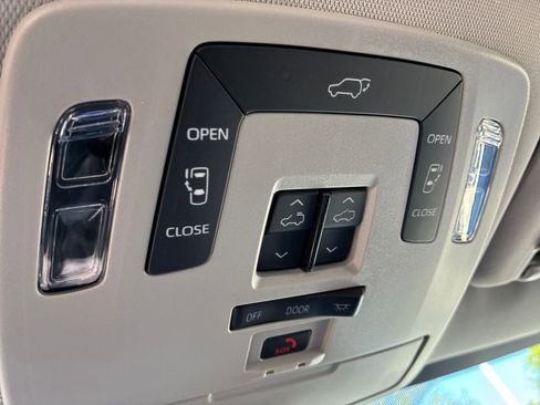 New 2026 Toyota Sienna XLE image 44