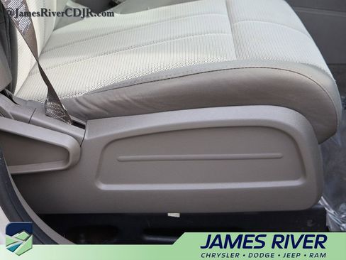 Used 2008 Dodge Nitro SXT image 10