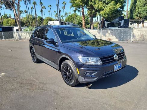 Used 2020 Volkswagen Tiguan S image 2