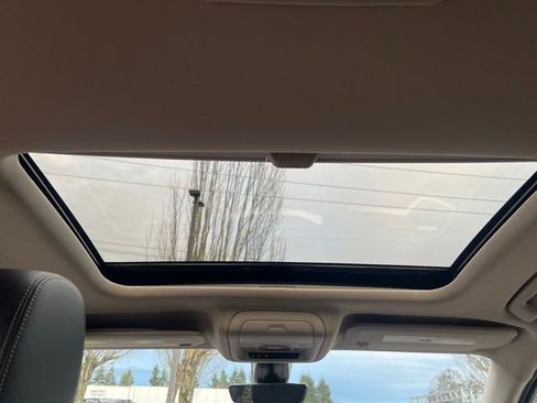 Used 2022 GMC Acadia Denali w/ Denali Ultimate Package image 16