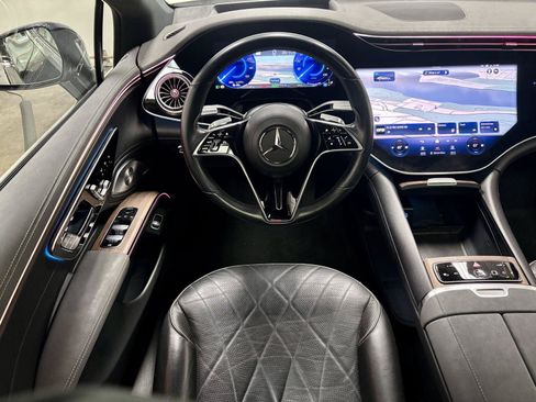 Used 2023 Mercedes-Benz EQS 580 4MATIC Sedan image 2
