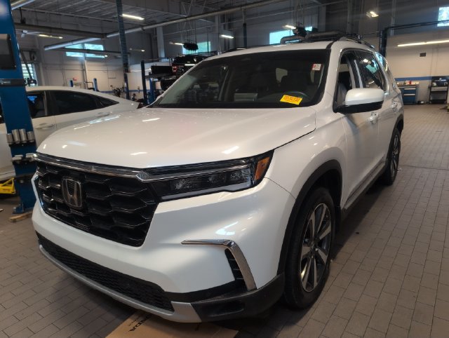 Used 2024 Honda Pilot Touring image 5