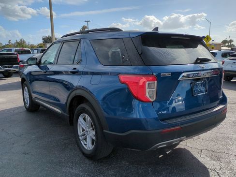 Used 2022 Ford Explorer XLT w/ Equipment Group 202A AWD/4WD image 6
