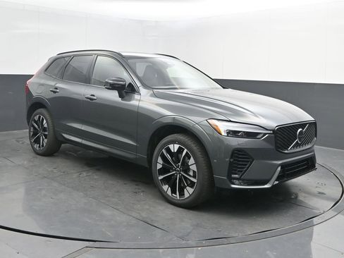 New 2026 Volvo XC60 B5 Plus w/ Climate Package AWD/4WD image 9
