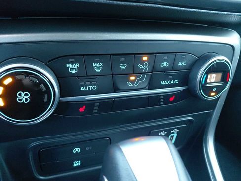 Used 2020 Ford EcoSport SE image 38