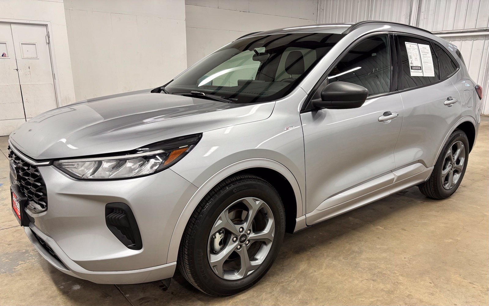 Used 2024 Ford Escape ST-Line w/ Tech Pack #1 FWD image 3