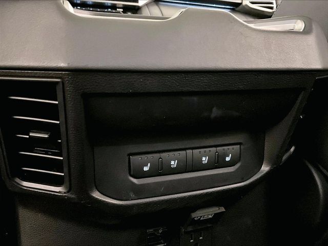 Used 2025 Toyota Tundra Platinum AWD/4WD image 32