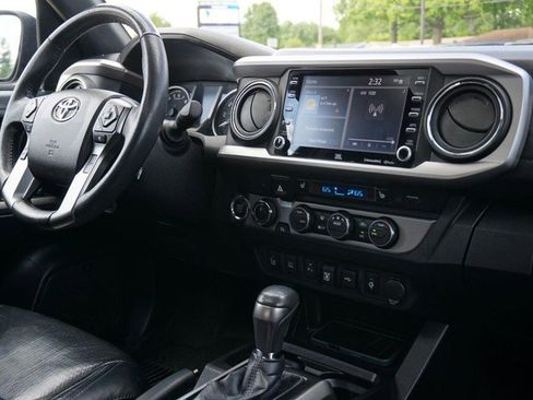 Used 2021 Toyota Tacoma Limited AWD/4WD image 39