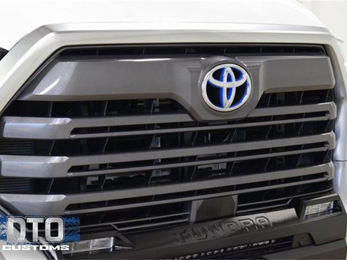 Used 2024 Toyota Tundra Limited image 9