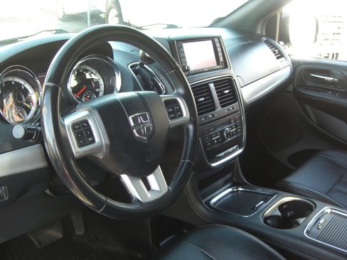 Used 2019 Dodge Grand Caravan GT image 6