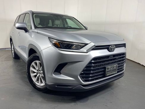 Used 2025 Toyota Grand Highlander FWD image 4