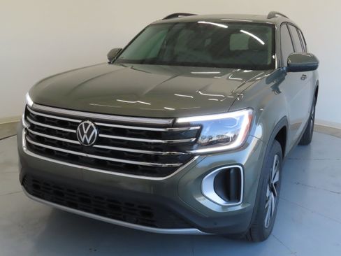 New 2026 Volkswagen Atlas SE image 9
