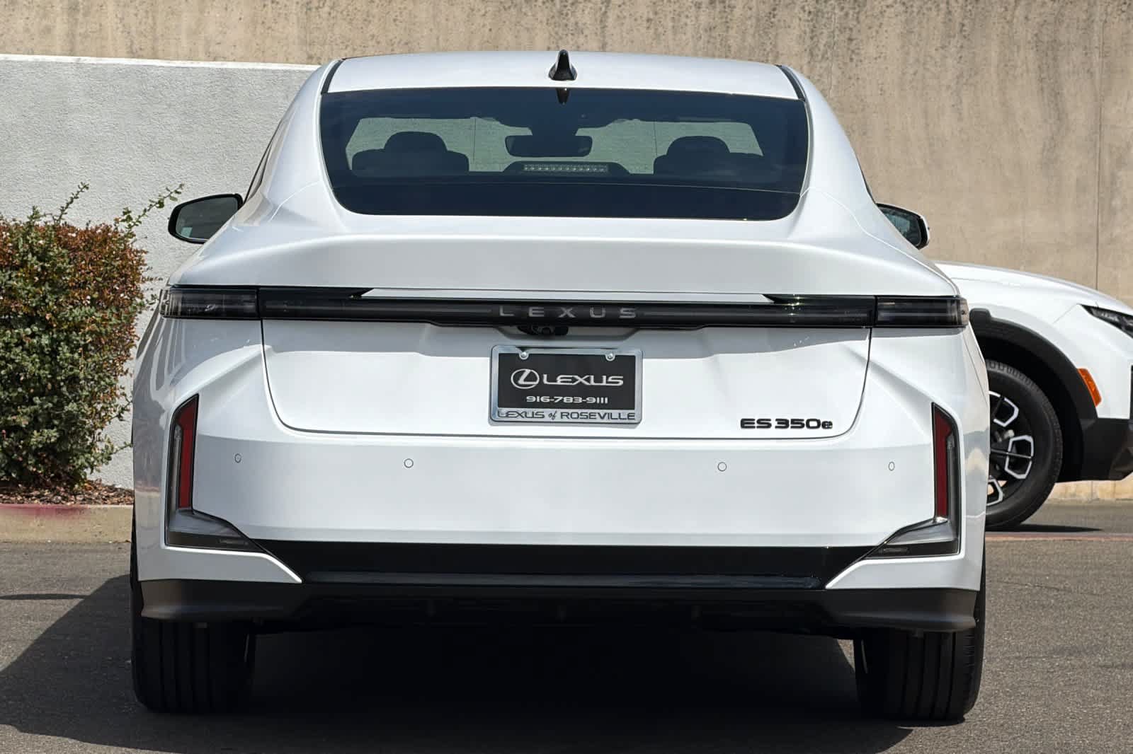 New 2026 Lexus ES 350e w/ Convenience Package FWD image 8