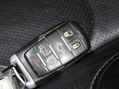 Used 2020 RAM 1500 Limited w/ Black Appearance Package image 26