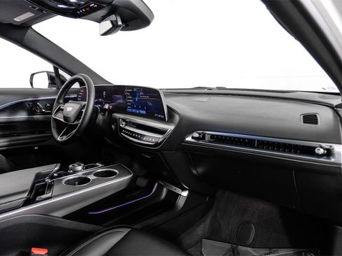 Used 2024 Cadillac Lyriq Luxury image 10