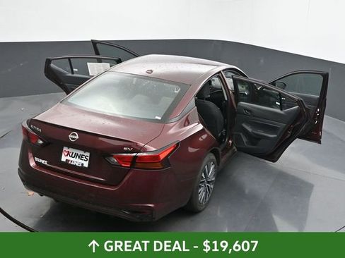 Used 2024 Nissan Altima 2.5 SV image 65