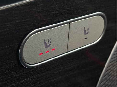 Used 2020 Mercedes-Benz GLS 450 4MATIC image 46